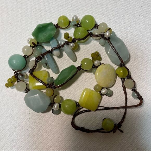 Gemstone and leather wrapped necklace - Picture 6 of 8